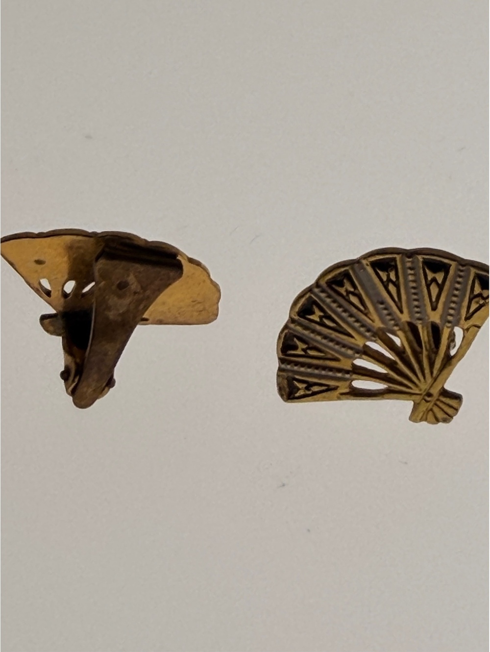 Vintage Gold Tone Fan Shaped Clip-On Earrings